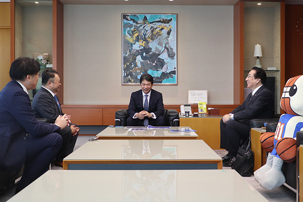 表敬訪問の様子